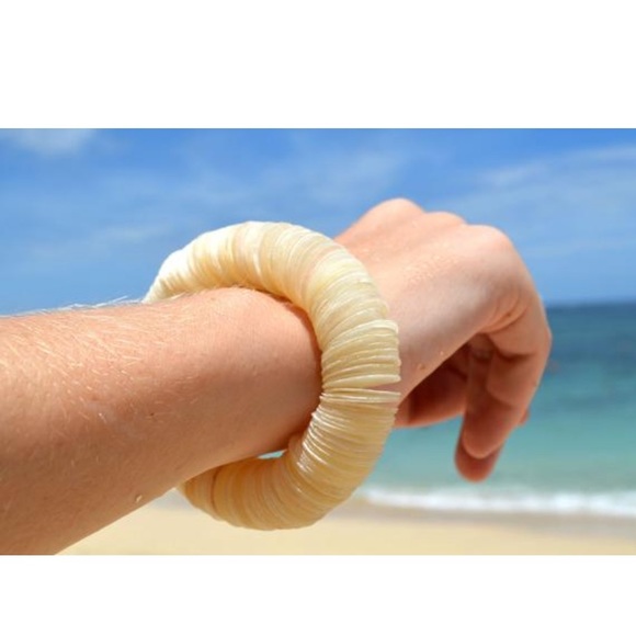 Sea shell bracelet - Picture 2 of 5